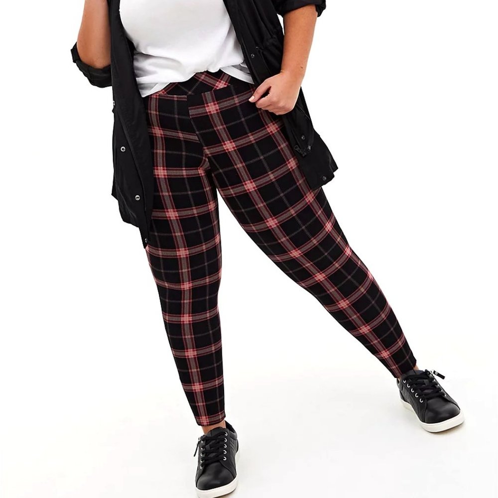 TORRID PREMIUM LEGGINGS - PLAID BLACK & RED SIZE 5